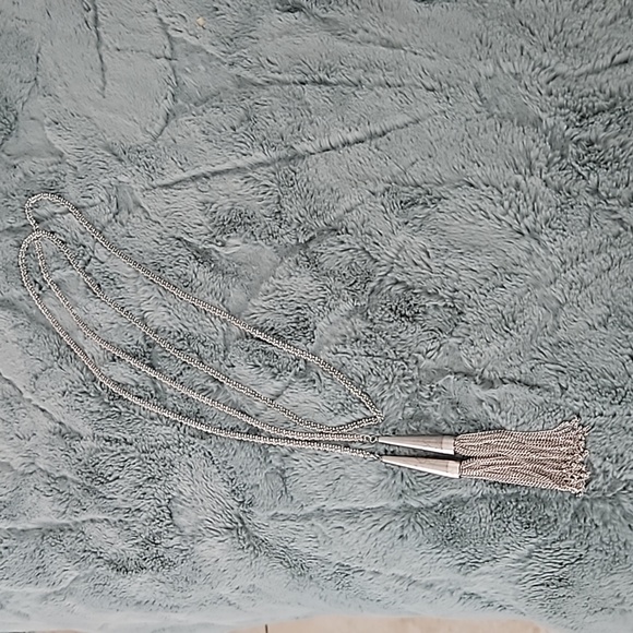 Kendra Scott Necklace - Picture 1 of 2